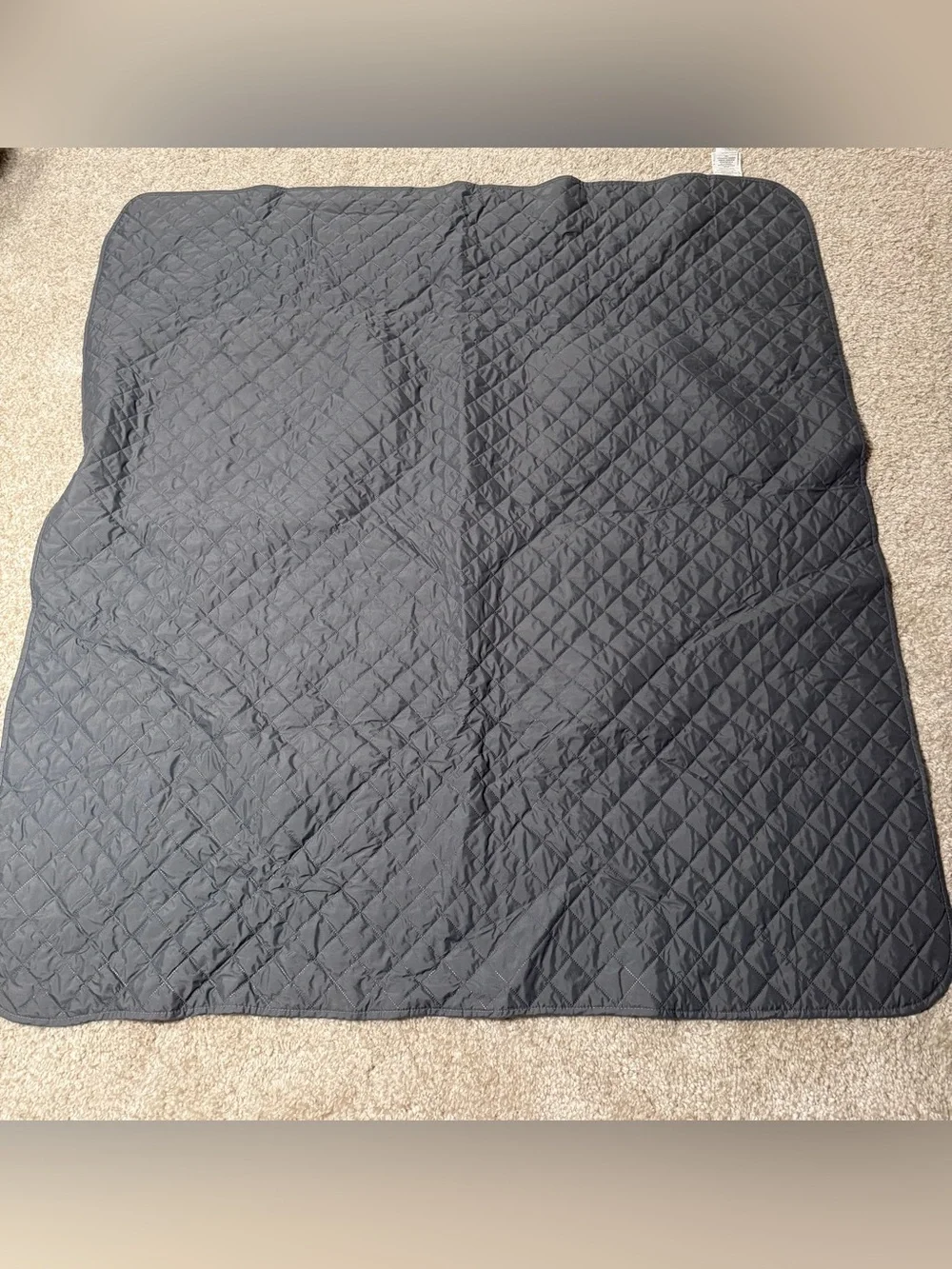 QUILTED COUCH COVERS IN GREY WITH TWO MATCHING ARM REST COVERS